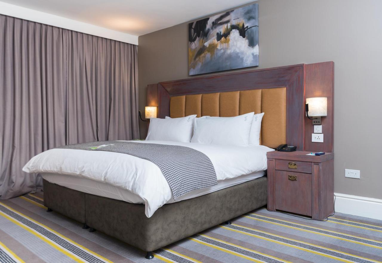 Holiday Inn - Mutare, an IHG Hotel Bagian luar foto