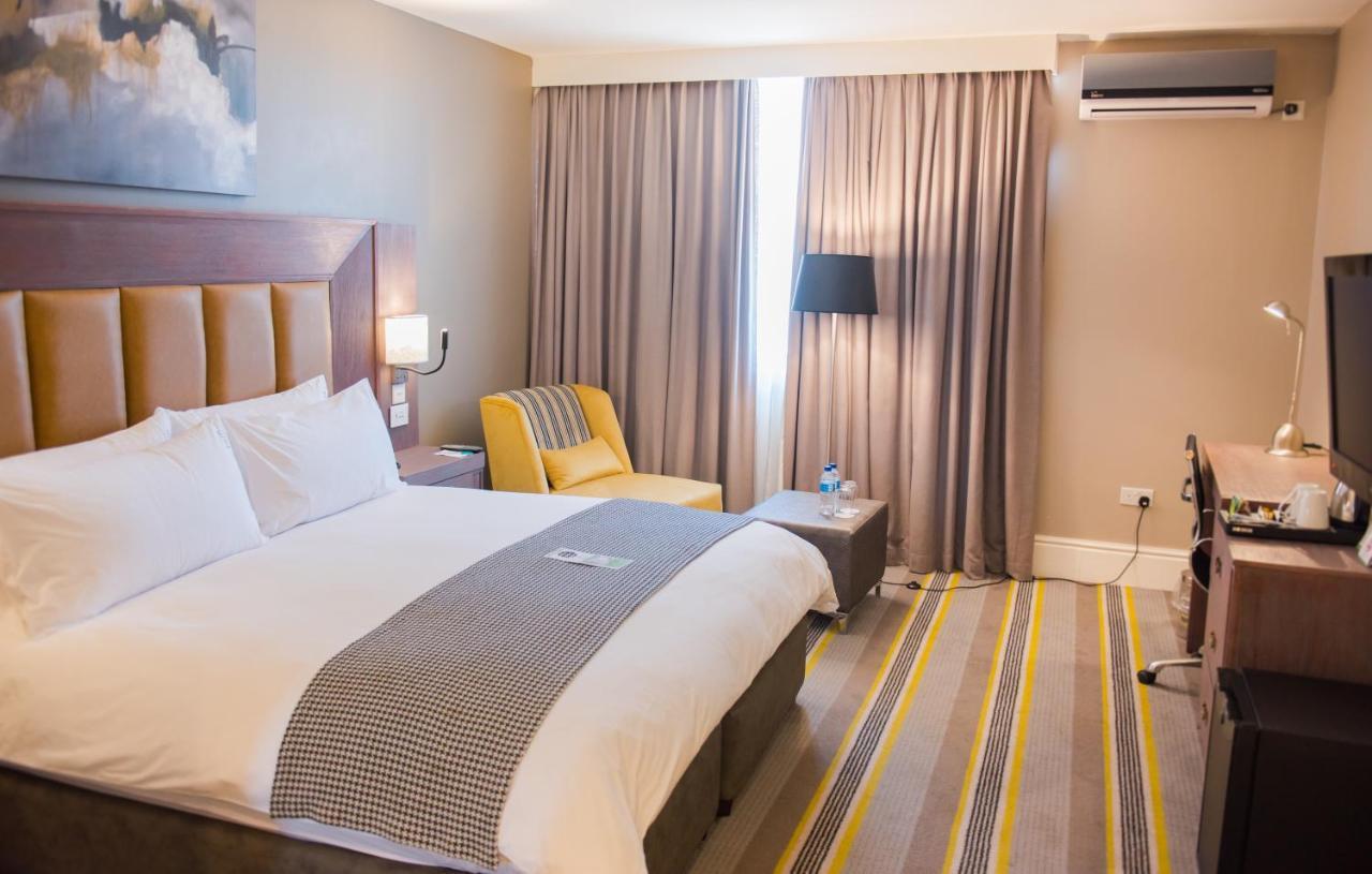 Holiday Inn - Mutare, an IHG Hotel Bagian luar foto