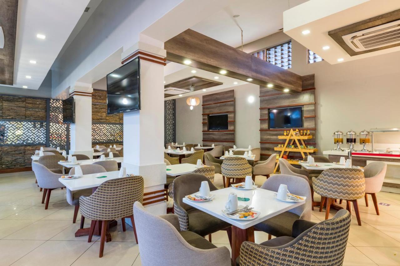 Holiday Inn - Mutare, an IHG Hotel Bagian luar foto